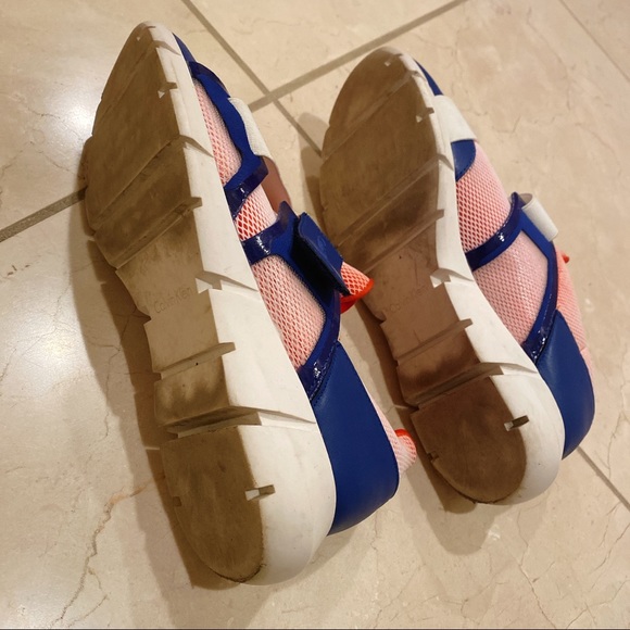 Calvin Klein Velcro Sneakers barely worn - Picture 7 of 7